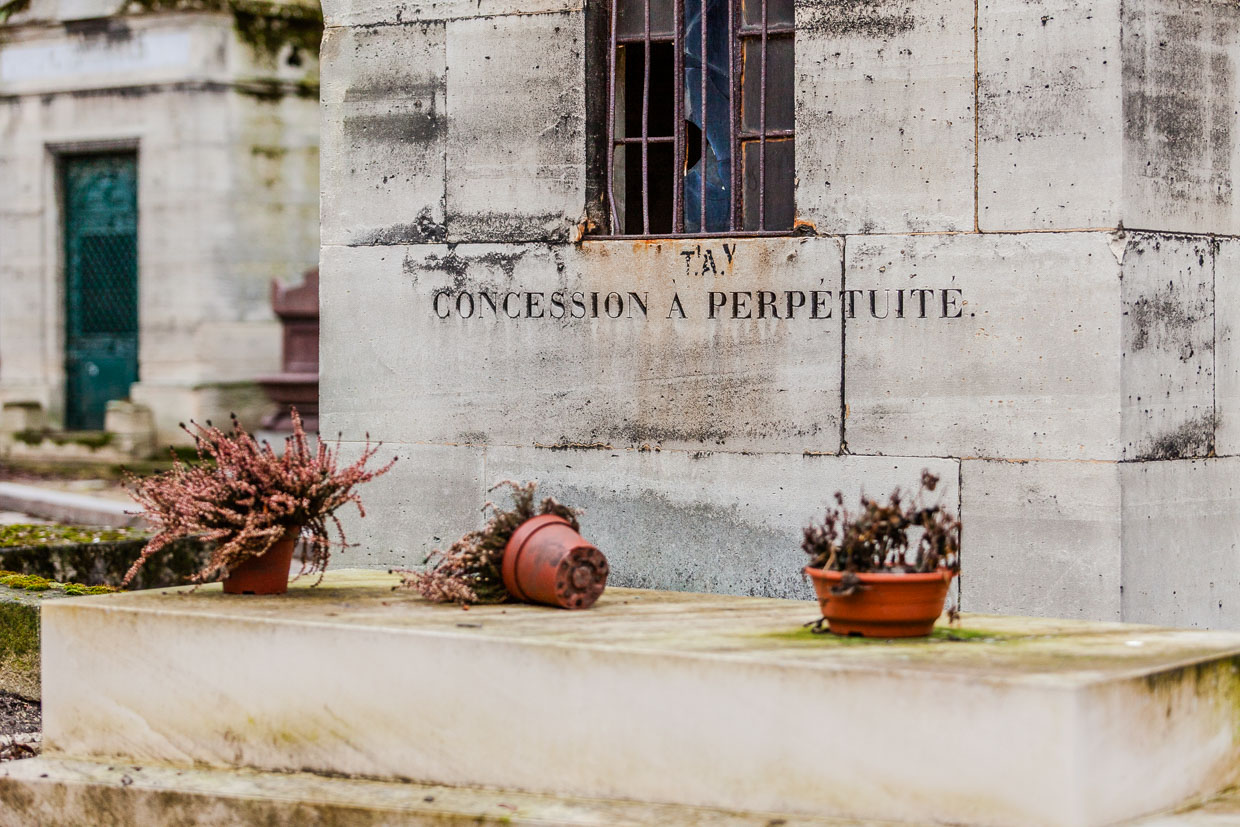 Concession à Perpétuité. "Ewige Ruhestätte" auf dem Friedhof Père-Lachaise in Paris / © Foto: Georg Berg