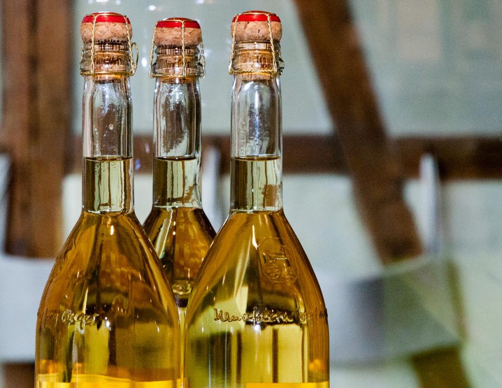 Die alkoholfreien Cuvée-Flaschen erinnern an ChampagnerMalaysia / © Foto: Georg Berg