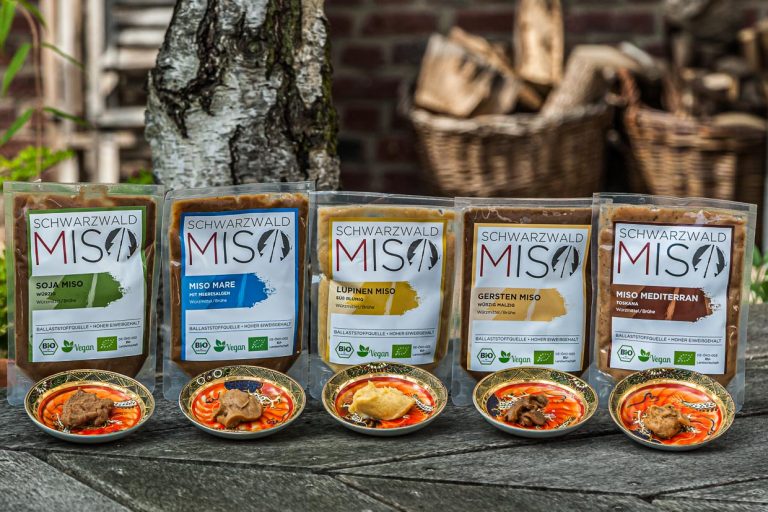 Fünf Sorten Schwarzwald-Miso / © Foto: Georg Berg