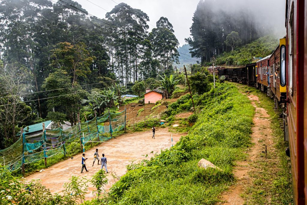 Volleyball ist Nationalsport in Sri Lanka. Überall gibt es Spielfelder, die gut genutzt werden / © Foto: Georg Berg