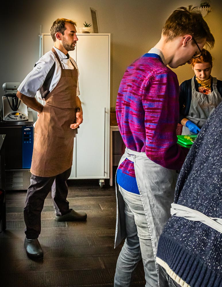 Die innere und die äußere Haltung ist für Laszlo Papdi nicht nur beim Tanzen sondern auch in der Küche wichtig / © Foto: Georg Berg