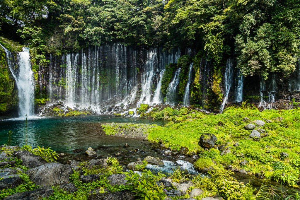 Die Shiraito Wasserfälle werden aus dem Wasser des Mount Fuji gespeist / © Foto: Georg Berg