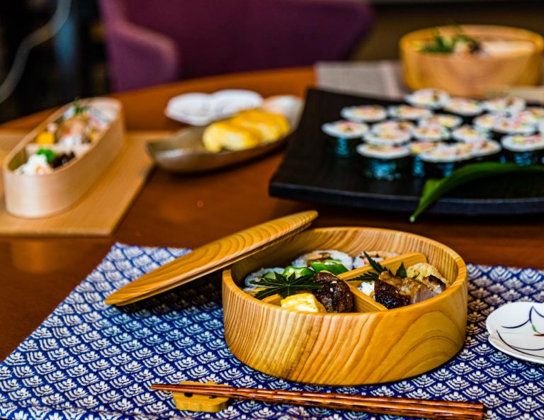 Drei gefüllte Bento-Boxen / © Foto: Georg Berg