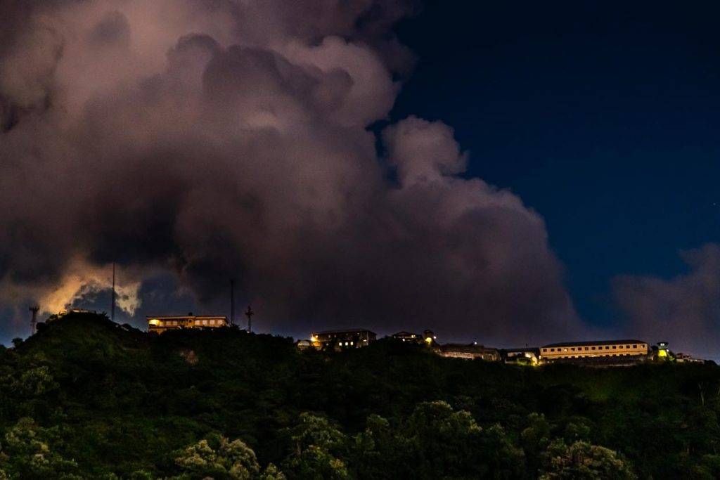 Es wird Nacht am Gasthaus Ihrer Majestät auf dem Richmond Hill / © Foto: Georg Berg