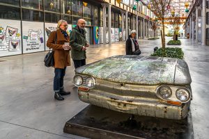 „Hall in one“ nennt sich das neue Einkaufscenter und Freizeitgelände in Saint-Chamond, Frankreich. Es wurde 2018 in die Hallen der ehemals dort ortsansässigen Stahlindiustrie (Compagnie des forges et aciéries de la Marine et d'Homécourt)erbaut. Im ehemaligen Industriekomplex befindet sich die Shoppingmall "Hall in 1" mit Kino, Brasserien, Freizeit- und Einkaufsmöglichkeiten / © Foto: Georg Berg