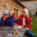Vor allem beim Zoigl-Bier kommt man mit den Oberpfälzern schnell in Kontakt. Zufallsbekanntschaft Josef ist mit dem Fahrrad da und kennt Historisches und Lustiges rund um die Zoigl-Kultur in der nördlichen Oberpfalz / © Foto: Georg Berg