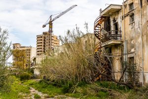 Viele Gebäude in Varoscha befanden sich 1974 noch in der Bauphase / © Foto: Georg Berg