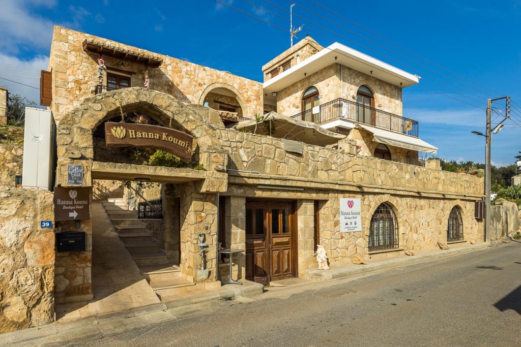 Boutique Hotel Hanna Koumi in Kormakitis / Korucam, Zypern. Das Haus wurde im 16. Jahrhundert von der Familie der Gastgeberin erbaut, die nach der Machtergreifung der Osmanen in Zypern aus Famagusta floh / © Foto: Georg Berg