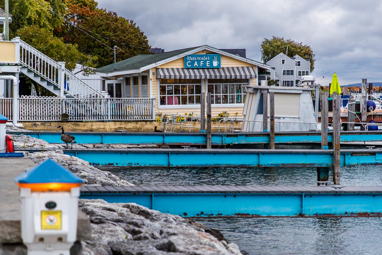 Island Habour Marina, Mackinac Island mit Watercolor Cafe am Yoder Dock / © Foto: Georg Berg