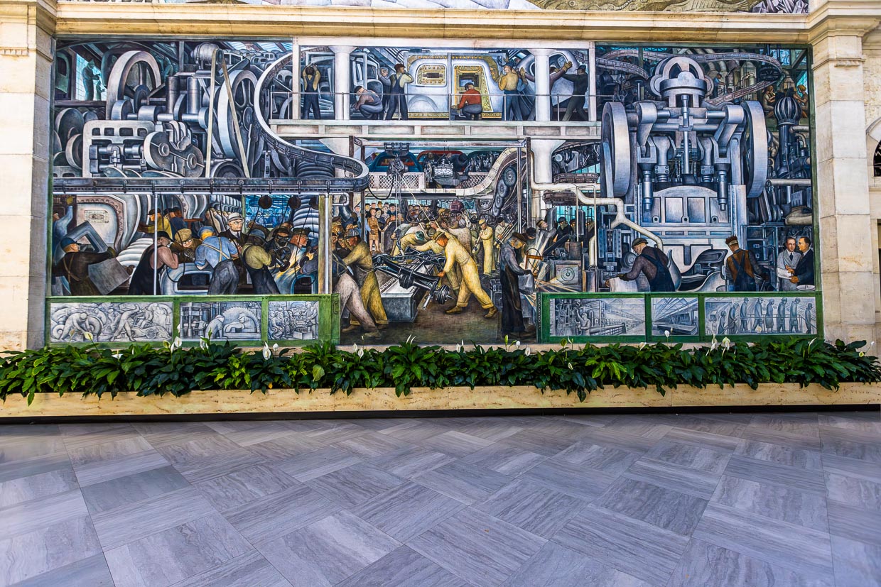 Detroit Industry Murals von Diego Rivera umgeben den Rivera Court im Detroit Institute of Arts. Sie entstanden zwischen 1932 und 1933 und wurden von Rivera als sein erfolgreichstes Werk betrachtet. Im Mittelpunkt des Zyklus steht die Beziehung zwischen Mensch und Maschine / © Foto: Georg Berg