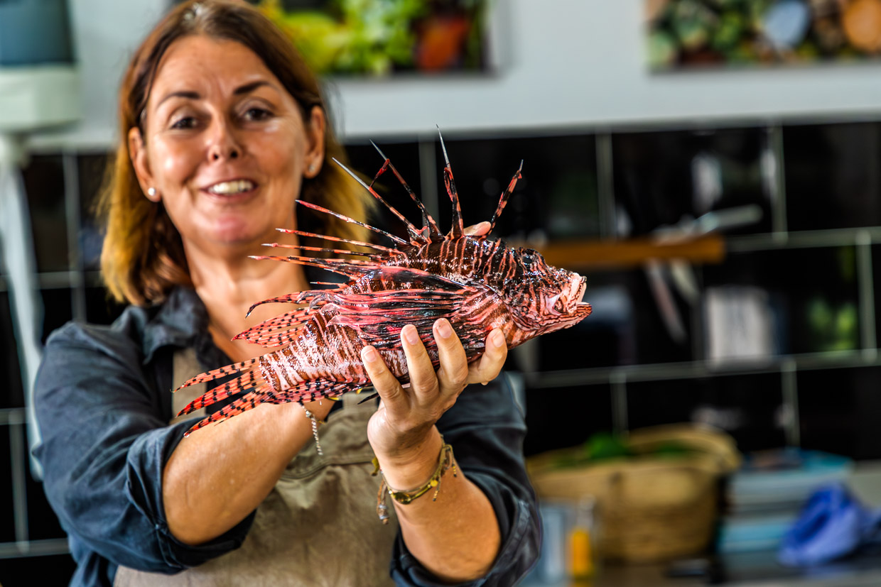 Caribbean cooking workshop with chef Helmi Smeulders and the red lionfish / © Photo: Georg Berg