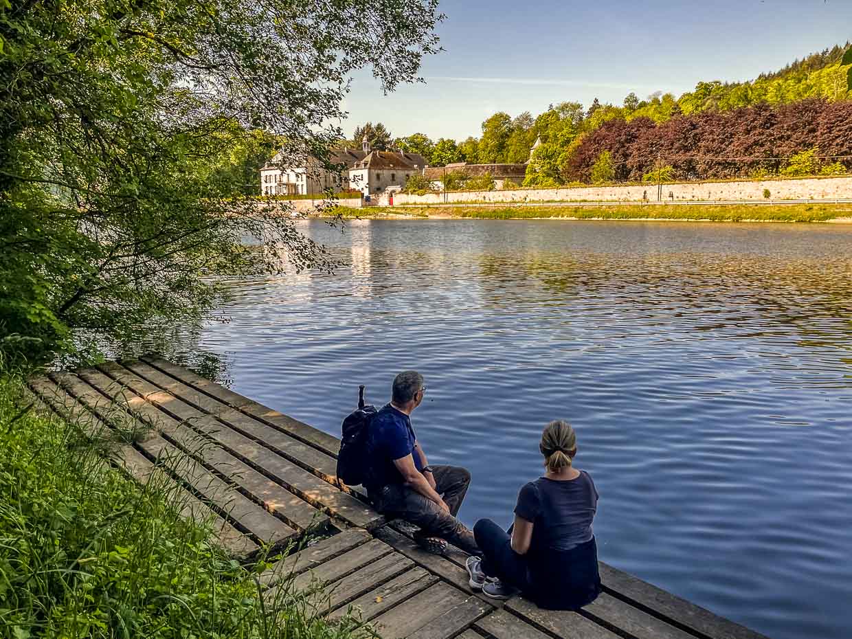 There are numerous places to relax along the riverside paths of the Meuse / © Photo: Angela Berg