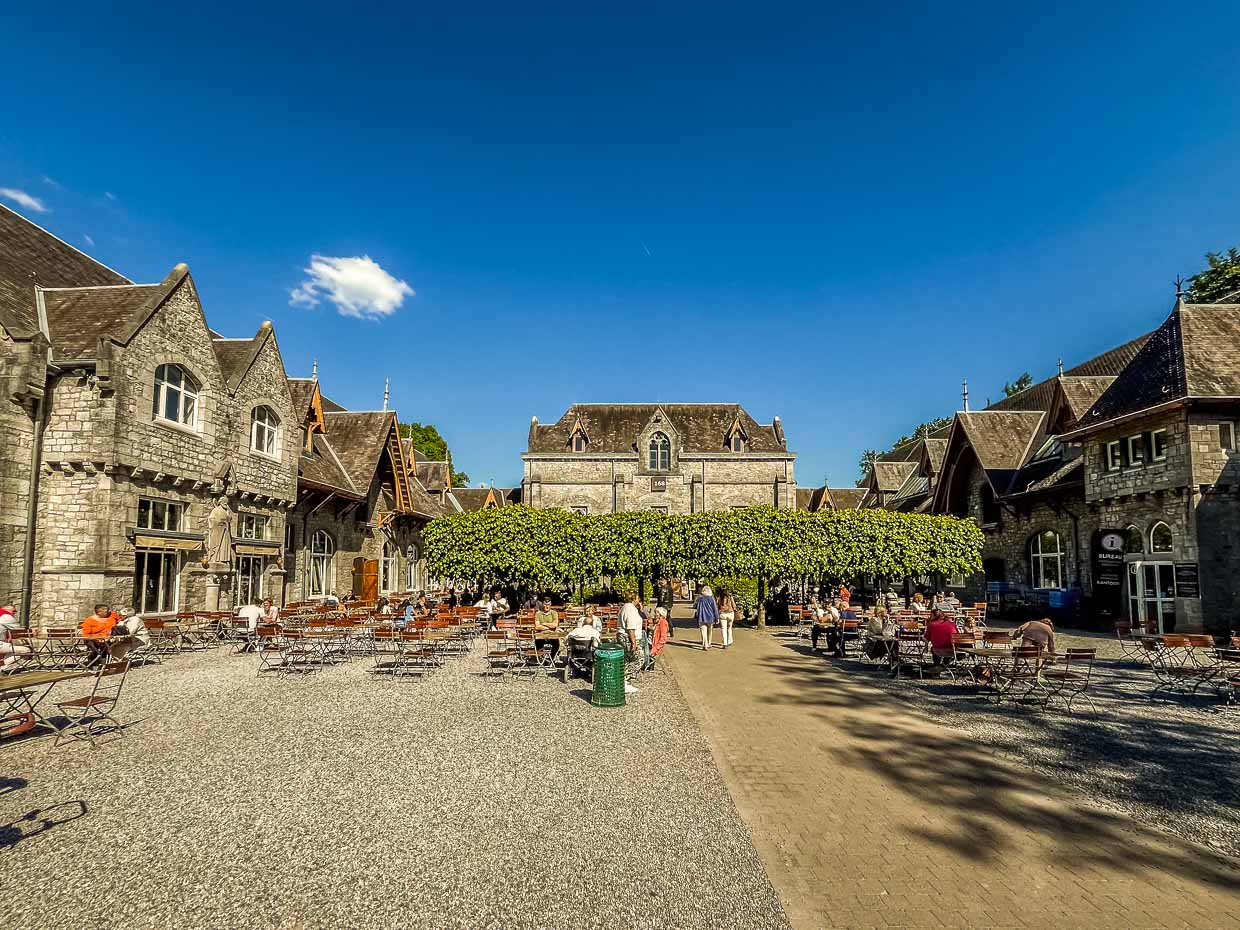 Jardín cervecero de la microcervecería Saint-Joseph en el monasterio de Maredsous en Denée / © Foto: Angela Berg