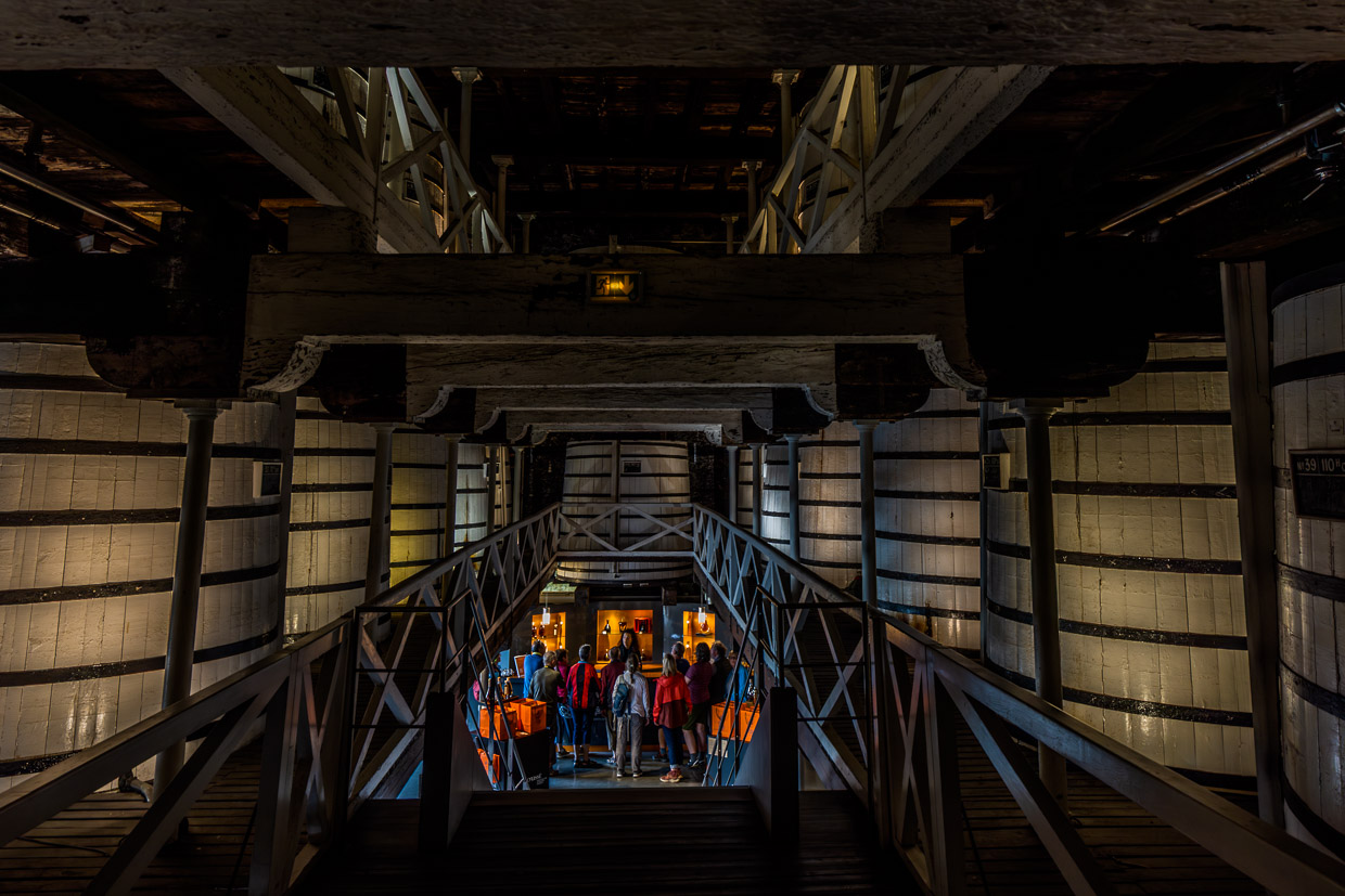 View into the sales room of cognac producer Baron Otard at the Château de Cognac / © Photo: Georg Berg