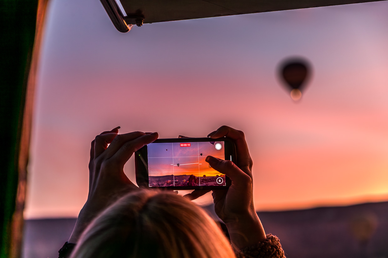 Ein guter Platz im Heißluftballon verspricht die besten Motive / © Foto: Georg Berg