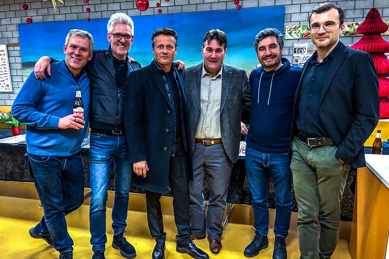 Ensemble Opus 45 mit Schauspieler Roman Knižka und Ulrich Herlitz (3.v.r.), Vorsitzender Geschichtsverein Grevenbroich / © Foto: Georg Berg