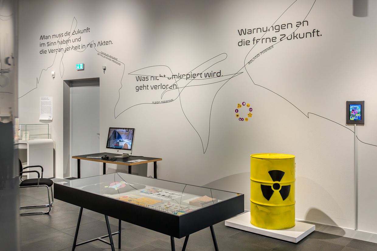 "Was nicht umkopiert wird, geht verloren" (Aleida Assmann). Sonderausstellung "forget it". Deutsches Buch- und Schriftmuseum / © Foto: Georg Berg