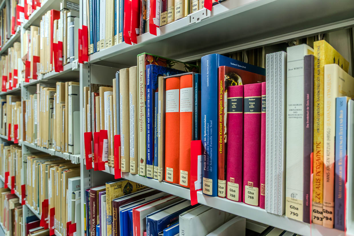 Bücherregale in der Deutschen Nationalbibliothek in Leipzig / © Foto: Georg Berg