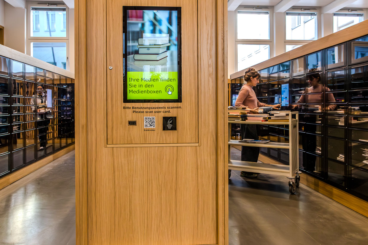 Vorbestellte Bücher für die Lesesääle werden in der Deutschen Nationalbibliothek automatisch zur Verfügung gestellt / © Foto: Georg Berg