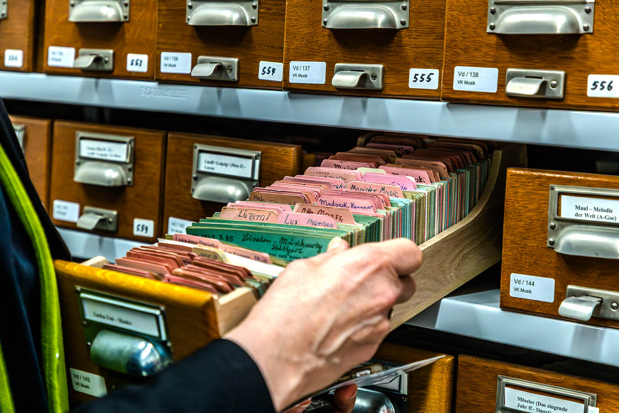 Die Karteikarten in der Musik-Karteikartensammlung der Deutschen Nationalbibliothek in Leipzig sind originale Unikate ohne digitale Kopie / © Foto: Georg Berg