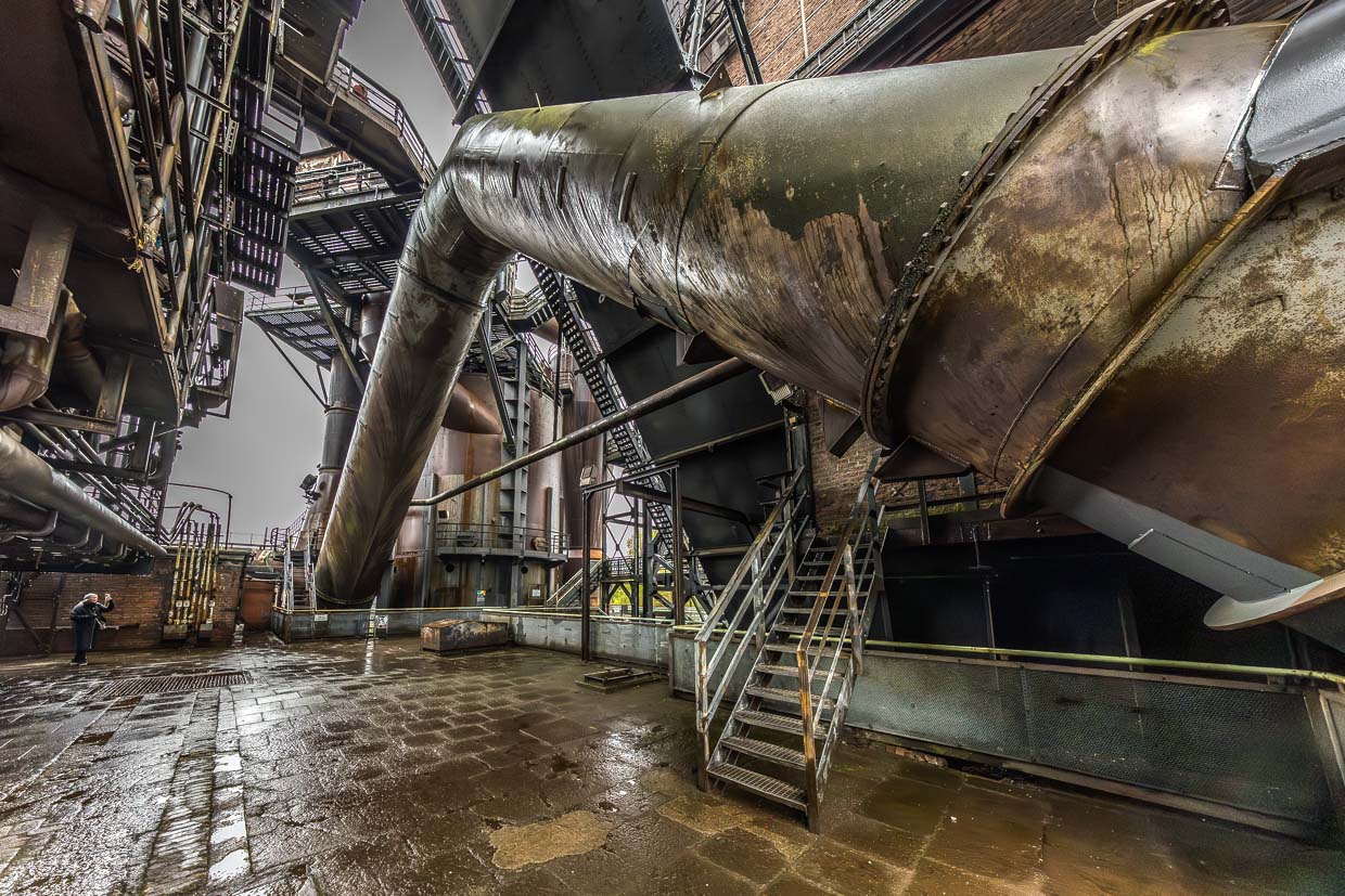 Hochofen Nr. 5 war der letzte und modernste Hochofen des Thyssen-Hüttenwerks Meiderich. Er wurde 1973 in Betrieb genommen und produzierte Spezialroheisen aus Erz als Vorprodukt für Thyssens Stahlwerke. Als letzter wurde er am 4. April 1985 stillgelegt, nach nur 12 Jahren aufgrund von Stahlmarktkrisen / © Foto: Georg Berg