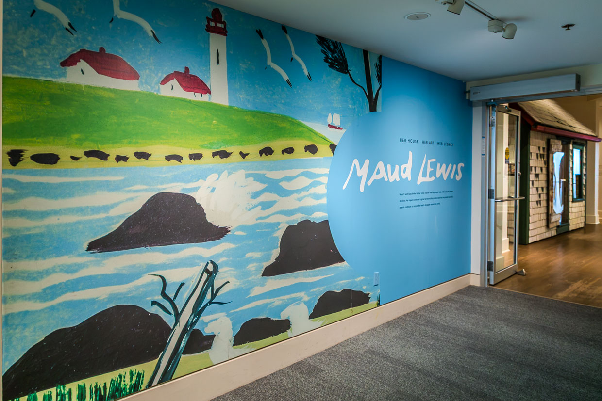 Maud Lewis Kunstwerk ziert die Wand im Lower Water Street, Halifax, Canada
