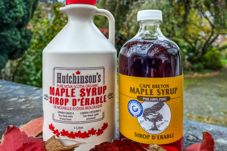 Ahornsirup made in Nova Scotia. Unsere persönliche Reserve für zuhause